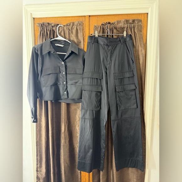 Zara women’s  silk top cropped Sz M Black cargo  Pants xs Set - Picture 13 of 13